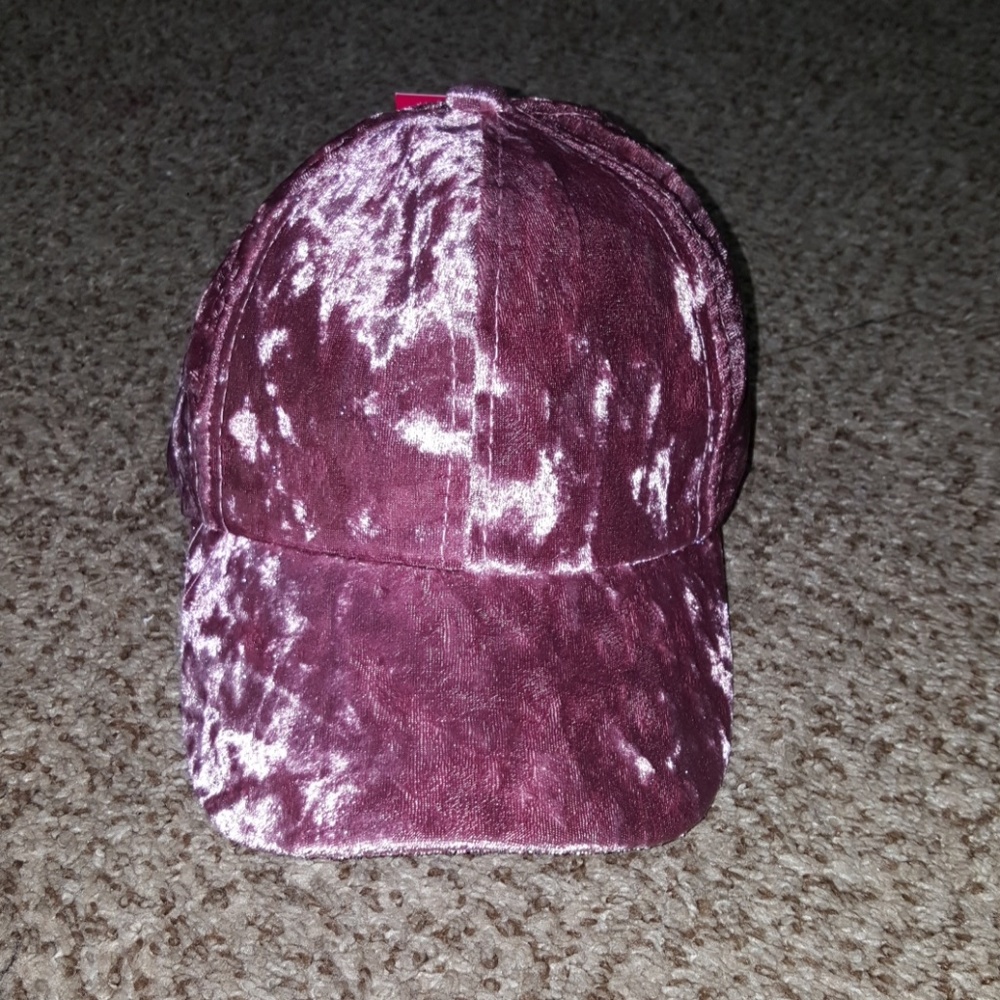 Velvet Cap. - Picture 3 of 5